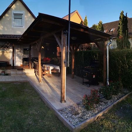 Kotnyek Nyaralo Villa Balatonkeresztur Luaran gambar
