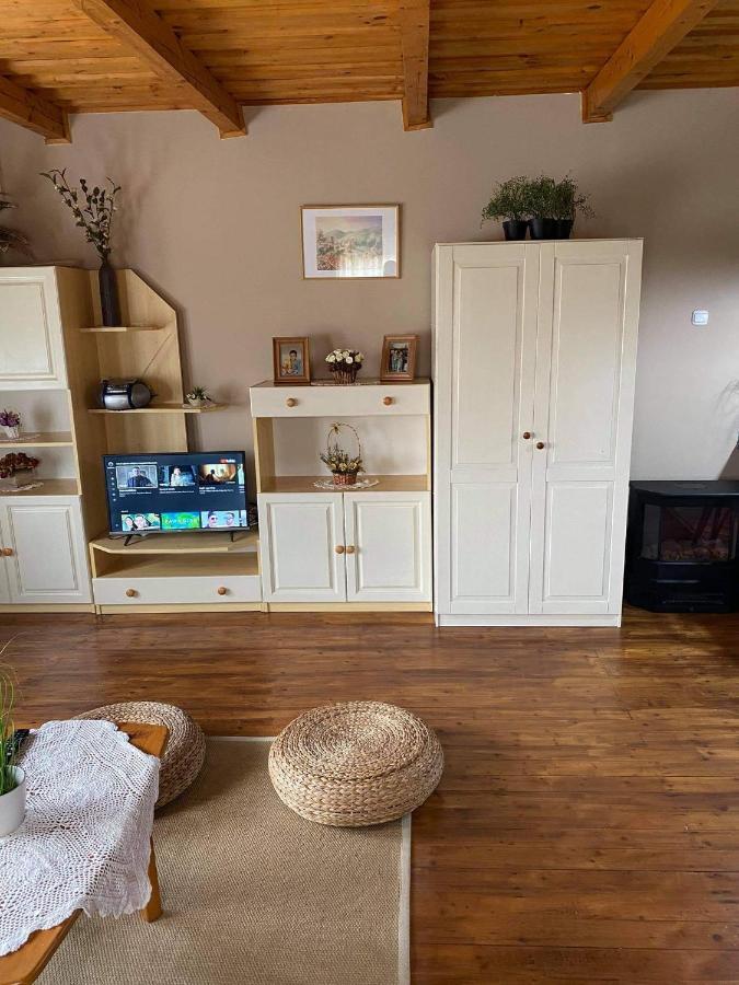 Kotnyek Nyaralo Villa Balatonkeresztur Luaran gambar
