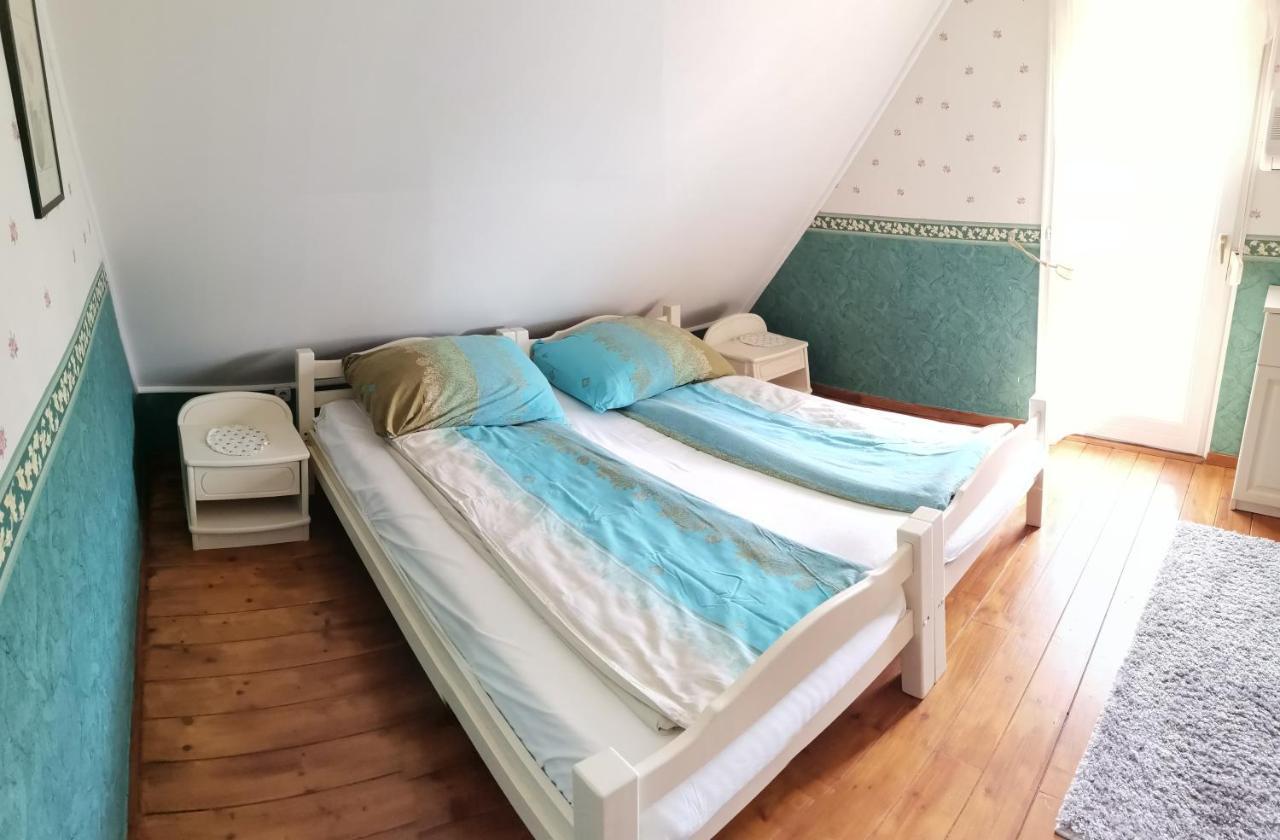 Kotnyek Nyaralo Villa Balatonkeresztur Luaran gambar